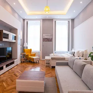 https://joy-budapest.inbudapesthotels.com